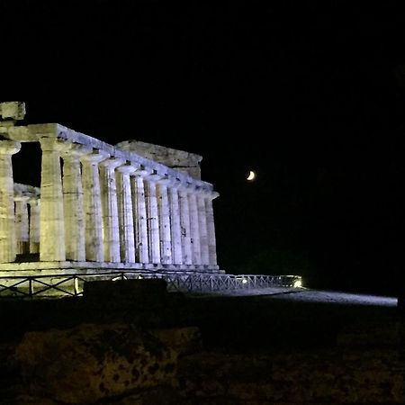 Porta Aurea Hotel Paestum Bagian luar foto