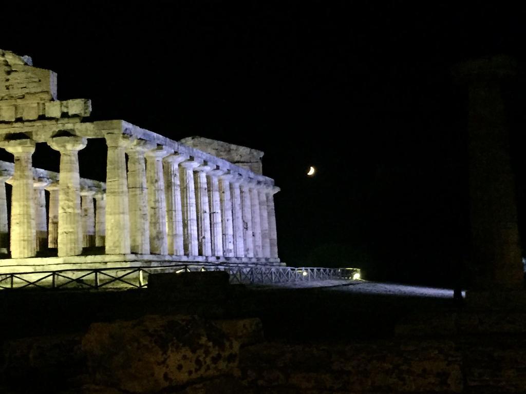 Porta Aurea Hotel Paestum Bagian luar foto