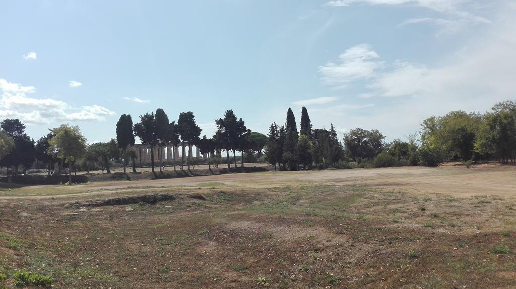 Porta Aurea Hotel Paestum Bagian luar foto